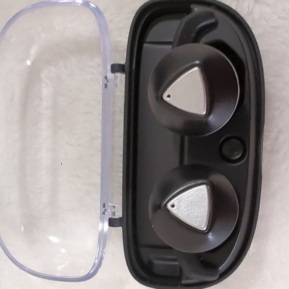 True Wireless stereo earbuds NWT - Picture 5 of 6